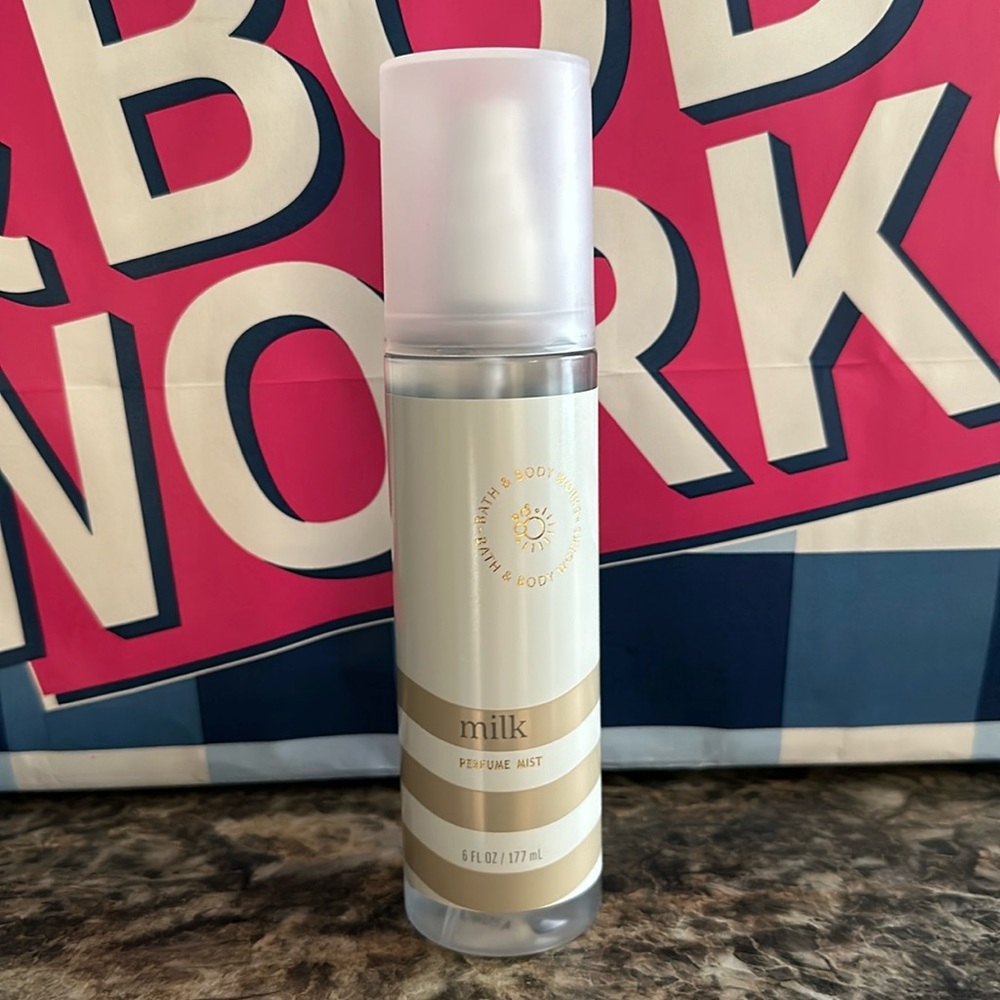 Bath & Body Works Milk Fragranced Sensitive Skin Colloidal Oatmeal